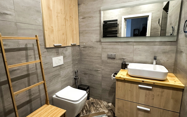 Апартаменты GEOMETRY - Просторная квартира с панорамным видом на реку в центре