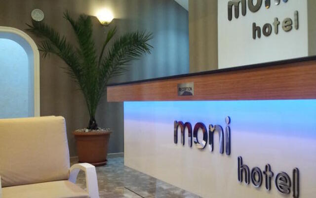 Moni Hotel