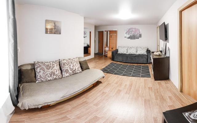 Апартаменты Двухкомнатные в центре города на Красноармейская 124