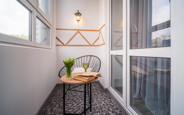 Prussia V Starinnom Stile Vozle Ozera Flat