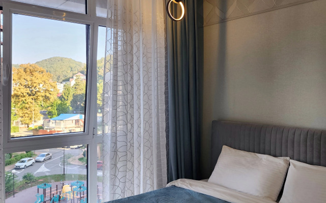 Studiya s Basseynom na Territorii Zhk Flat