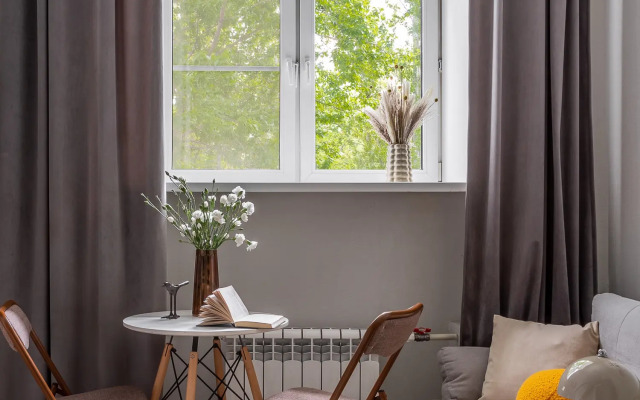 Stilnye Dvukhurovnevye S Besplatnoy Parkovkoy I Parkom Apartment