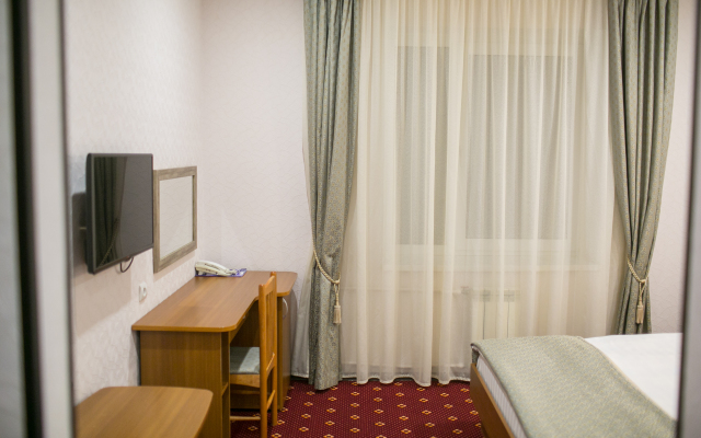 Mega Space Country Club Hotel