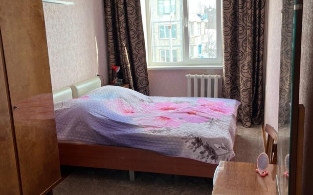 Апартаменты 2-х комнатная на 50 лет Октября 23