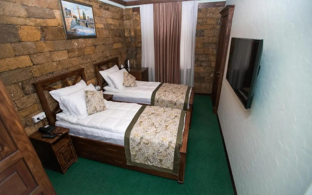 Maajid Hotel & Restaurant