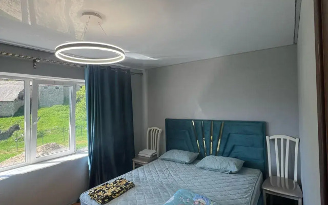 Жилые помещения у водопада Тобот