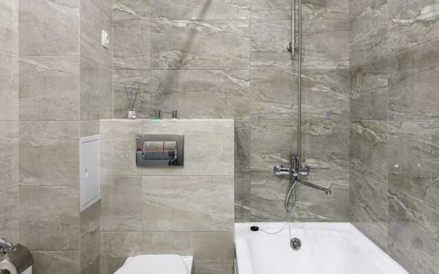 Квартира Прекрасная с Лаундж Зоной в Районе Броско Молл