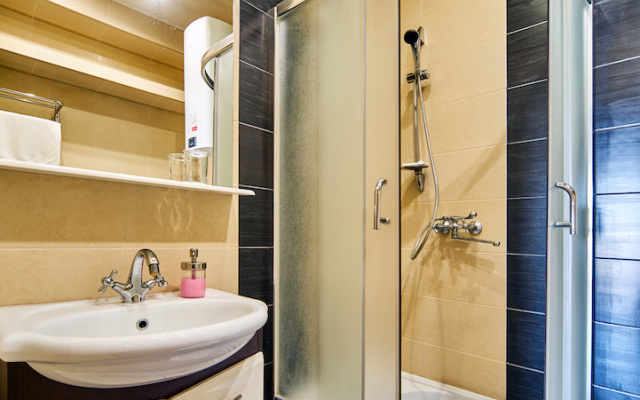 Двухуровневые апартаменты у моря на Античном