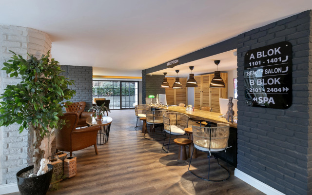 Azuu Hotel