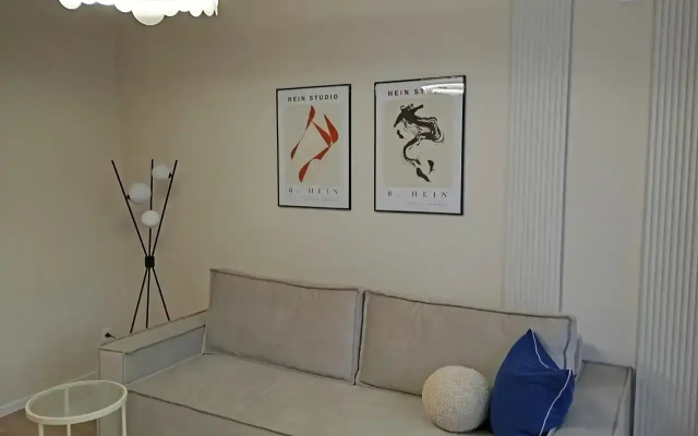 Na Kvartale U Metro Flat