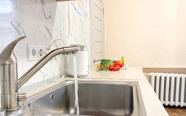 Апартаменты Счастье жить в центре Севастополя с балкончиком