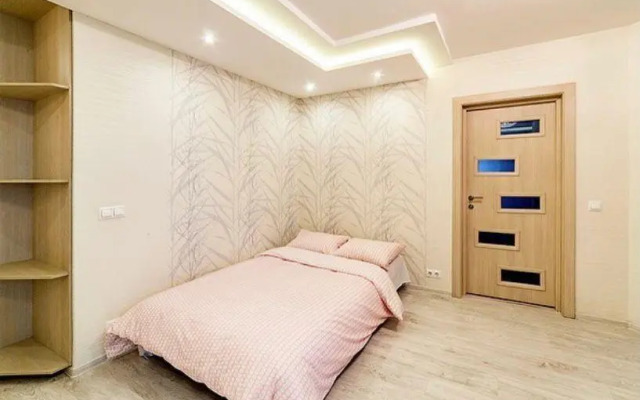 Na Prospekte Yamasheva 43 Flat