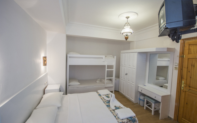 Chronos Beach Otel