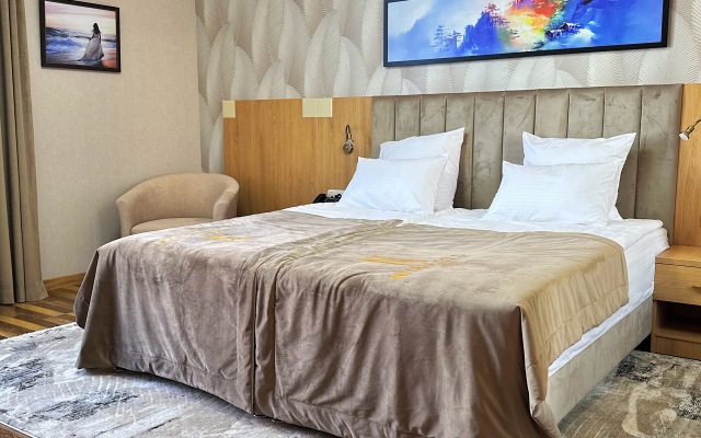 Gold Niyara Hotel