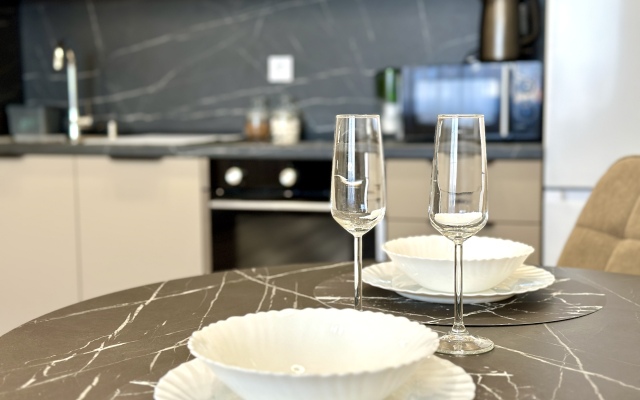 Evkalipt s Dizaynerskim Remontom v Sovremennom Rayone Apartments