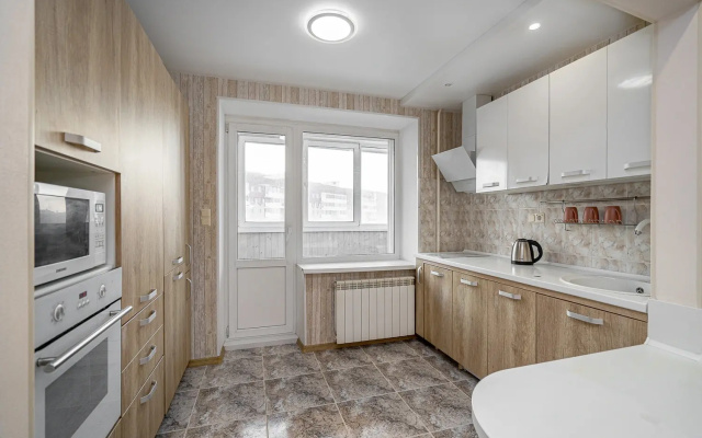Apartamenty Ladgorna cetyrehkomnatnye  vozle TC Galerea