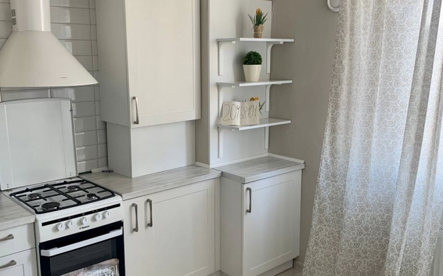 Апартаменты Новая и светлая в центре возле красивого озера