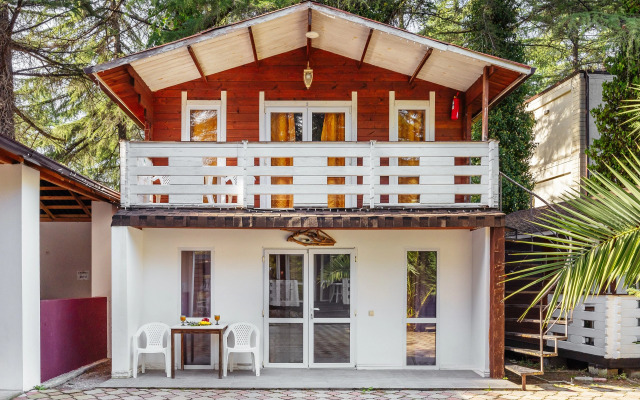 Курортный отель Отель Eco House Pitiunt