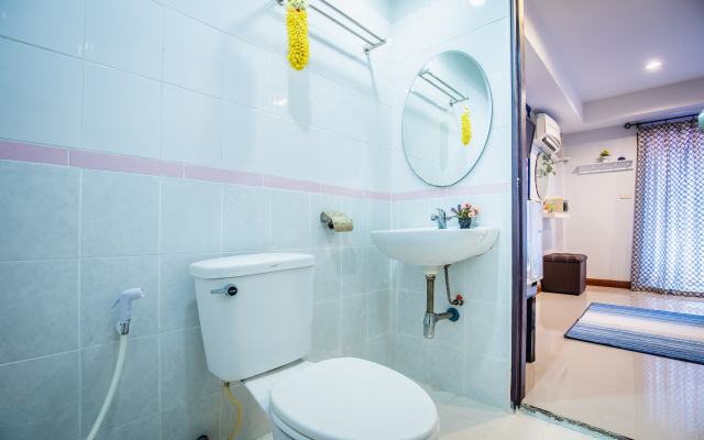Menulis Coolly House Patong Guest House