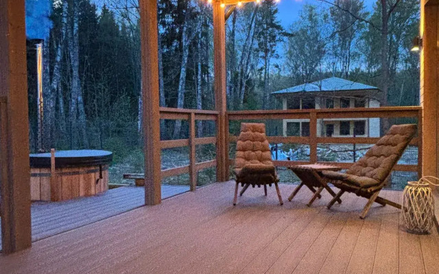 S Kaminom I Potryasayuschim Vidom Na Les Private house