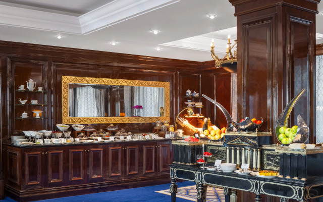 The Carlton, Moscow