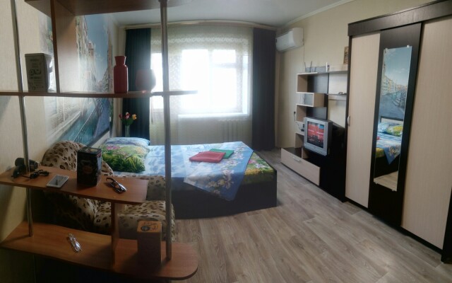 Venetsiya Karyakinskaya 41 Apartaments