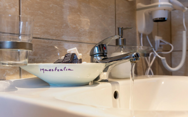 Maestralia Apartments