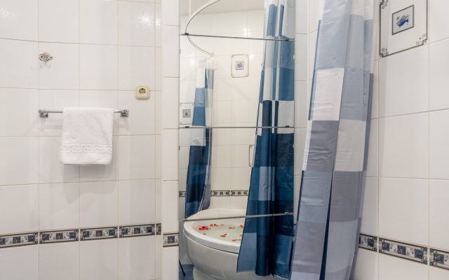Gm Trekhkomnatnaya V 2kh Shagakh Ot Kremlya Apartments