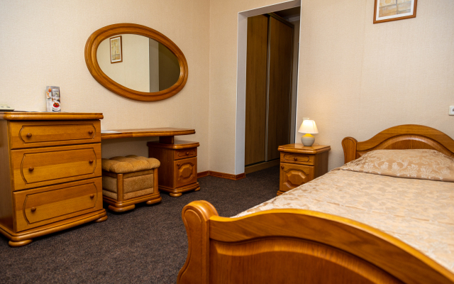 Saratovskaya Hotel