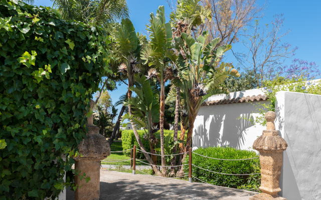 SUITES CORTIJO FONTANILLA Apart hotel