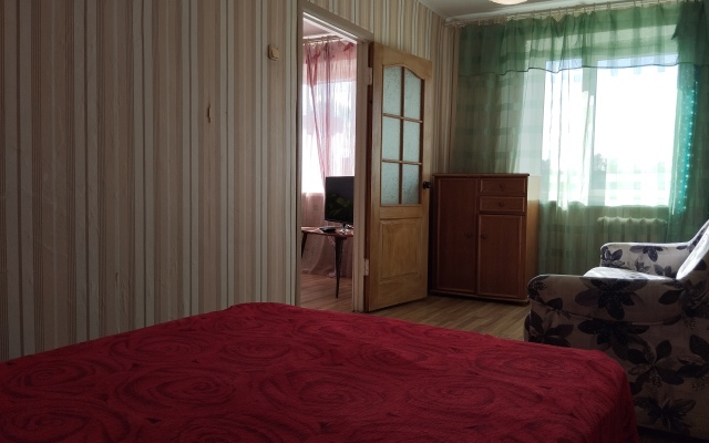 Dvukhkomnatnye Apartamenty Vozle Zh/d I Avtovokzalov, Tsentr Flat