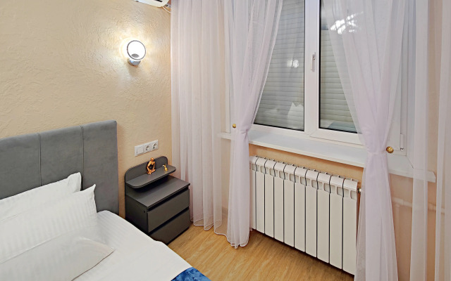 Dizaynerskie Tryokhkomnatnye Apartments