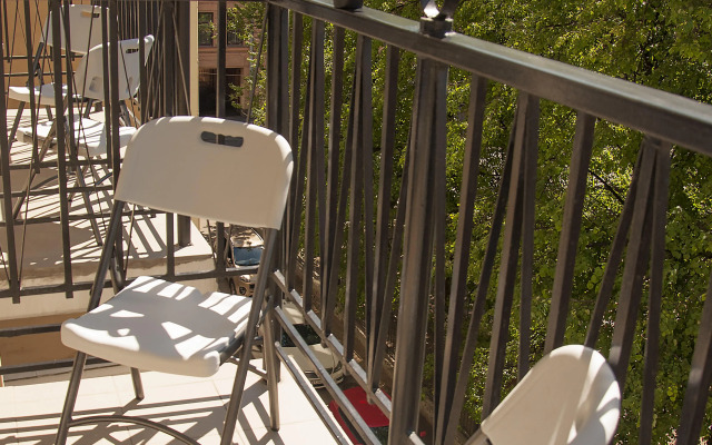 Апартаменты студия 2 Исполкомская 4-6