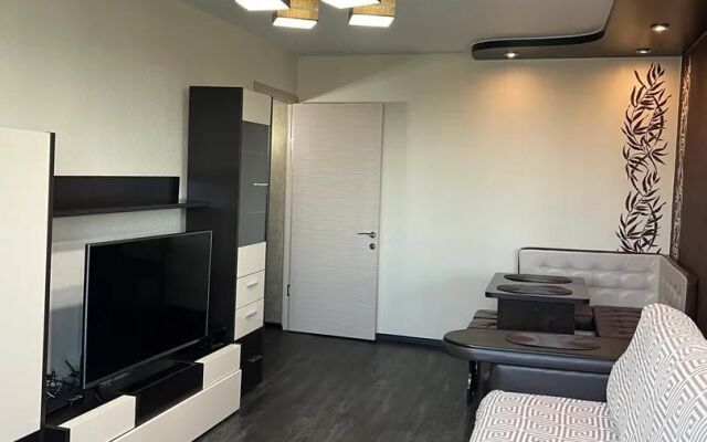 Na Prospekte Pobedy  8 Apartments