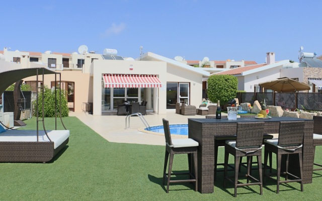 Beach Front Marina Sunrise Villa