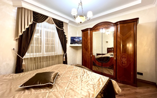 Trokhkomnatnaya Premium Klassa na Sovetskoy 21 Flat