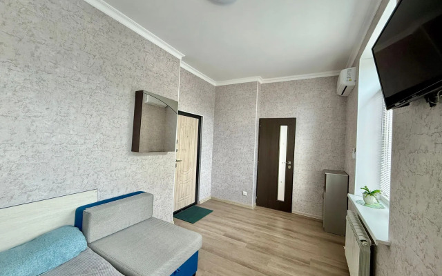 V Tsentre Na Bestuzheva 24 Flat