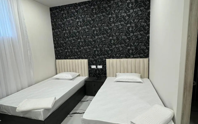 Luxe Plaza Hotel