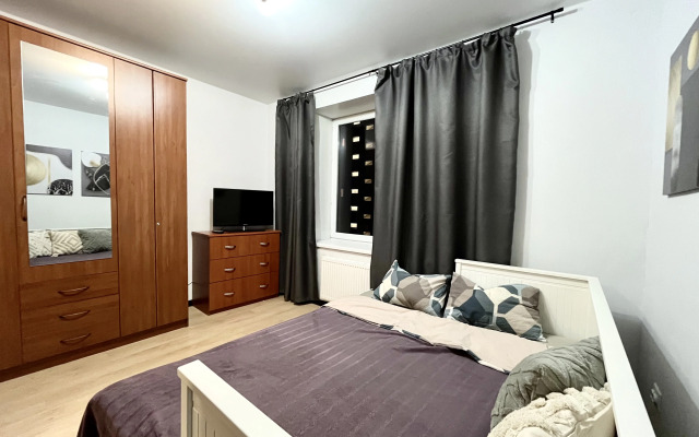 Layf Apart Flat