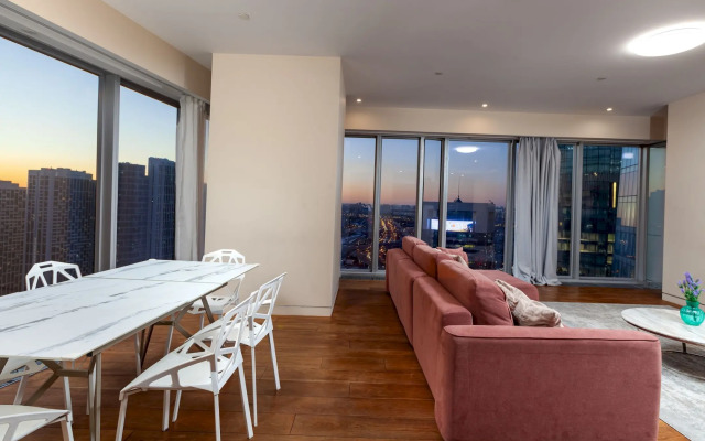 Moskva Siti Lux s panoramnoy vannoy 3 komnaty Apartments