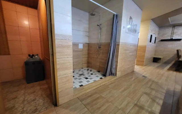 DeLyuks Mini-Hotel