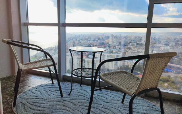 Apartamenty na 30 Etaze s Vidom na Volgu i Gorod