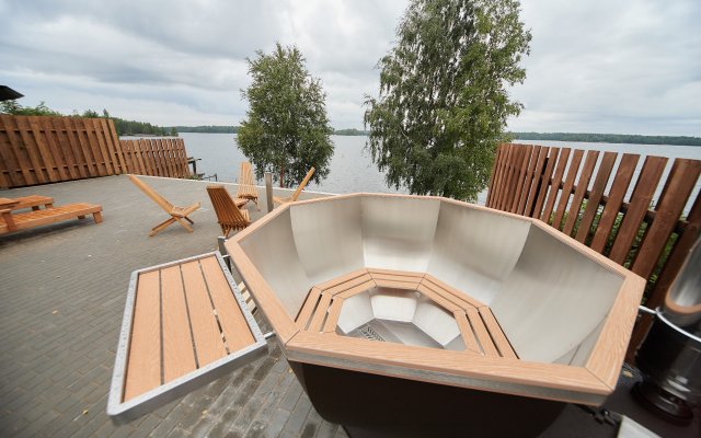 Dom u ozera 4Stihii Guest House