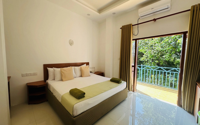 Moi Ella by Dbi Hotel