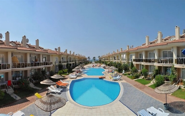 Sunset Beach Club Lebrentals Hotel