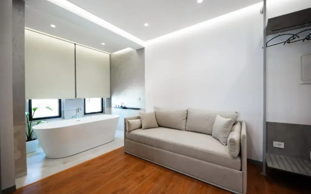 Отель Naos Luxury