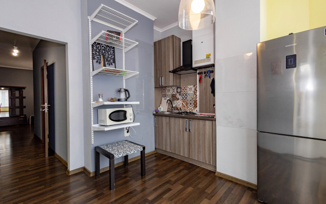 Dizaynerskie I Sovremennye V Tsentre Apartments