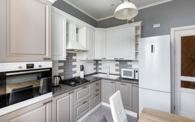 Апартаменты БонАпарт 3-х комнатные на Кутузовском проспекте 30