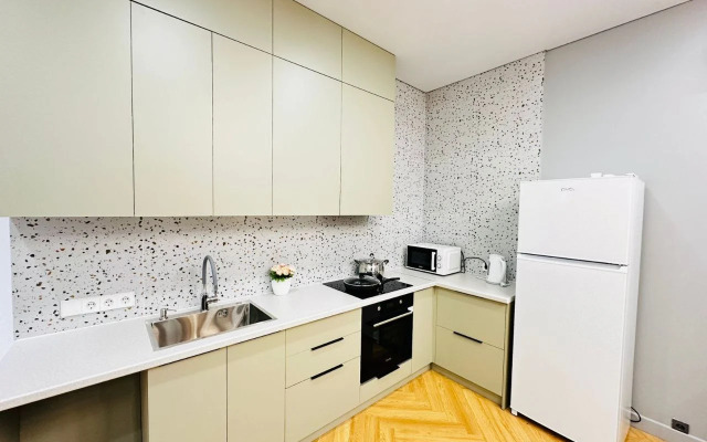 Апартаменты Двухкомнатная квартира в районе Меги на Розыбакиева