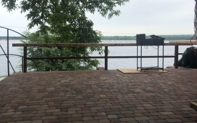 Частный дом на Волге 2